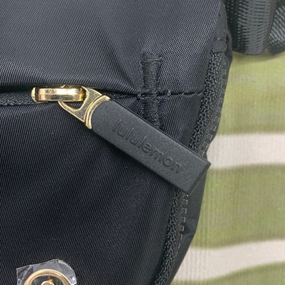 lululemon athletica Black Festival Bag-2L - Picture 4 of 5